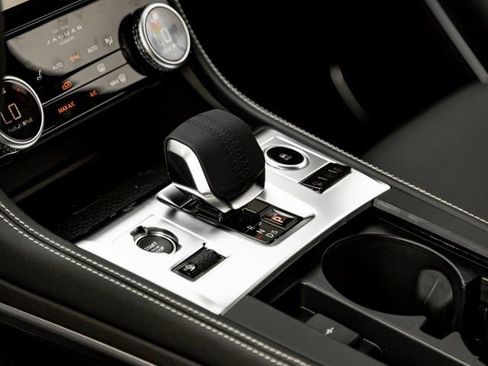 New 2026 Jaguar F-PACE R-Dynamic S image 19