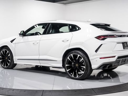 Used 2021 Lamborghini Urus image 5