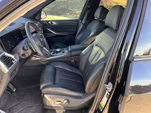 Used 2024 BMW X7 M60i w/ Executive Package image 25