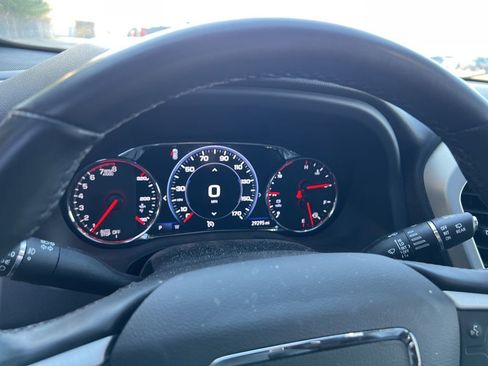 Used 2023 GMC Acadia SLT w/ Elevation Edition image 18