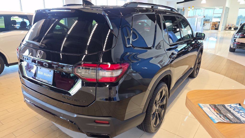 New 2026 Honda Pilot Black Edition image 5