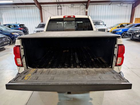 Used 2017 Chevrolet Silverado 1500 LTZ Z71 image 22