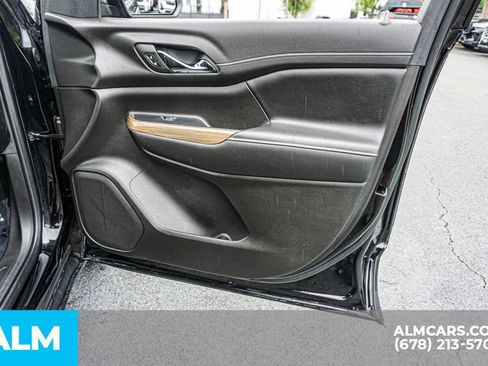 Used 2022 GMC Acadia SLE w/ Driver Convenience Package FWD image 55