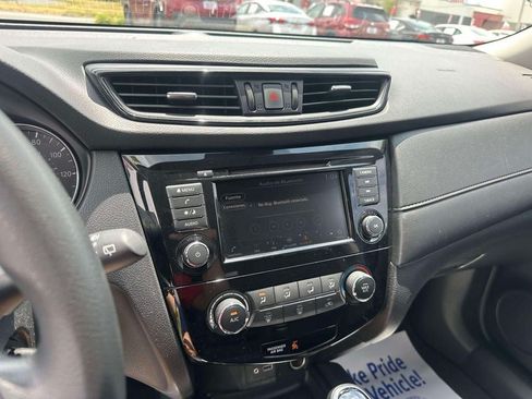 Used 2019 Nissan Rogue S AWD/4WD image 28