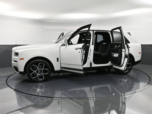 Certified 2021 Rolls-Royce Cullinan Black Badge image 42