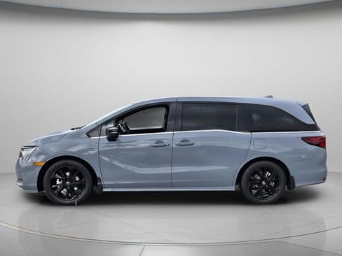 Used 2024 Honda Odyssey Sport image 3