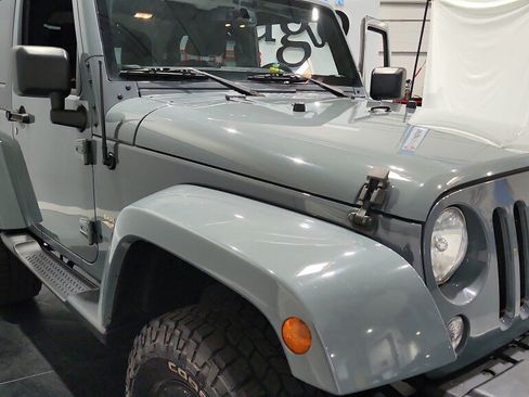 Used 2015 Jeep Wrangler Sahara w/ Connectivity Group AWD/4WD image 35