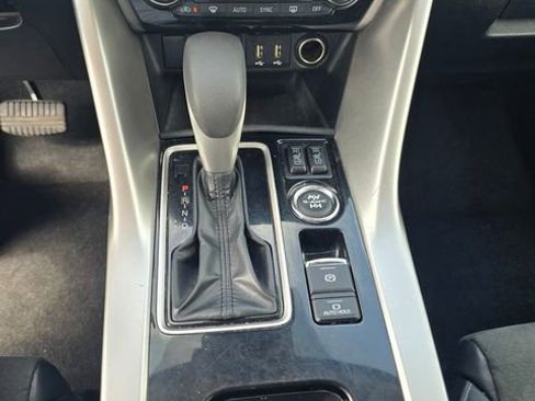 Used 2025 Mitsubishi Eclipse Cross SE image 24