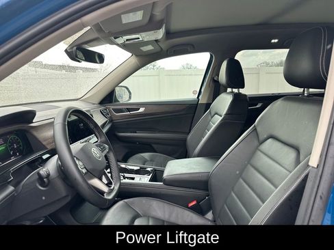 Used 2025 Volkswagen Atlas SEL image 12