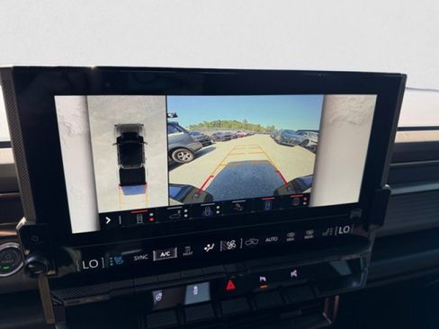 Used 2025 GMC Hummer EV 2X AWD/4WD image 17