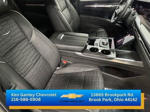 Used 2025 Cadillac Escalade V image 25