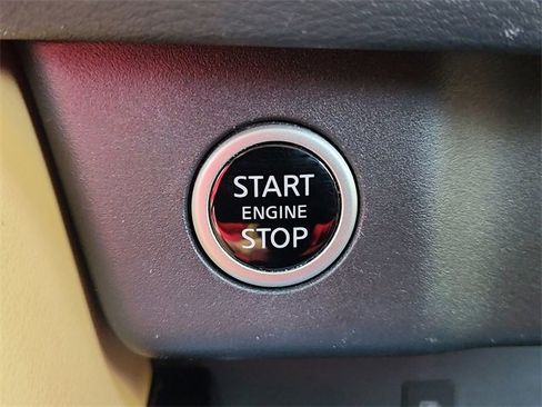 Used 2023 Nissan Rogue Platinum w/ Platinum Premium Package image 17