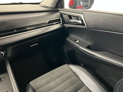 Used 2023 Mitsubishi Outlander SE image 10