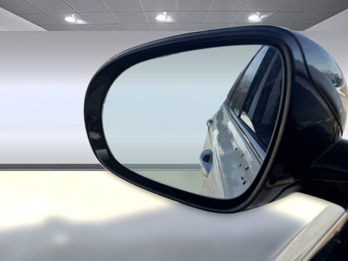 Used 2019 Kia Sorento S image 31