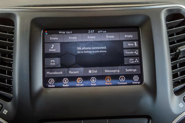 Used 2019 Jeep Cherokee Latitude Plus FWD image 22