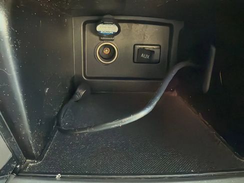 Used 2011 Toyota Camry LE image 19