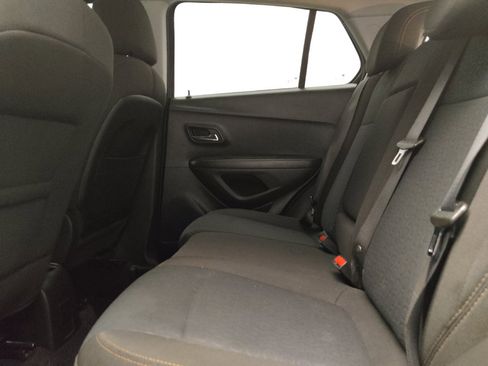 Used 2020 Chevrolet Trax LS FWD image 18