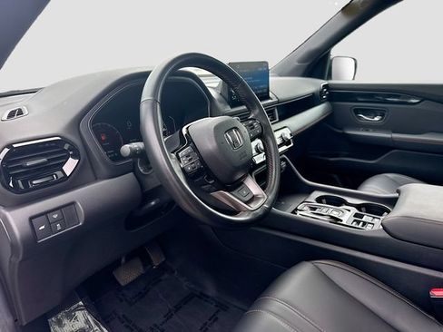 Certified 2024 Honda Pilot TrailSport image 11