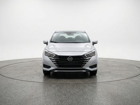 Used 2025 Nissan Versa SV image 2