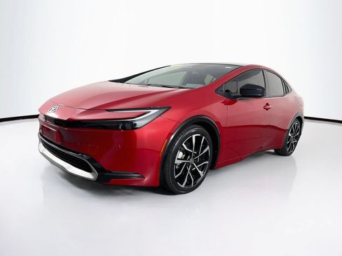 Used 2023 Toyota Prius Prime Premium FWD image 3