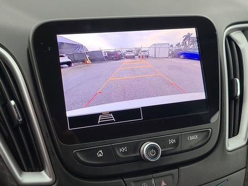 Used 2025 Chevrolet Malibu LT image 32