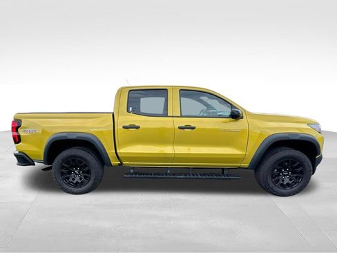 Used 2023 Chevrolet Colorado Trail Boss w/ Technology Package AWD/4WD image 9