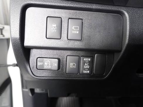 Used 2021 Toyota Tacoma TRD Off-Road w/ TRD Premium Off Road Package image 26