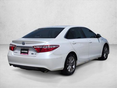 Used 2016 Toyota Camry SE image 5