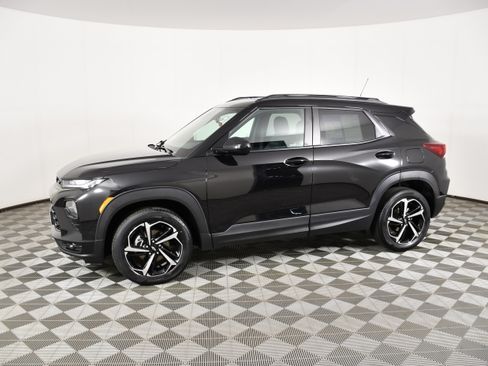 Used 2023 Chevrolet TrailBlazer RS w/ Sun and Liftgate Package AWD/4WD image 9