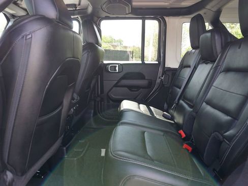 Used 2022 Jeep Wrangler Unlimited Sahara w/ LED Lighting Group image 19