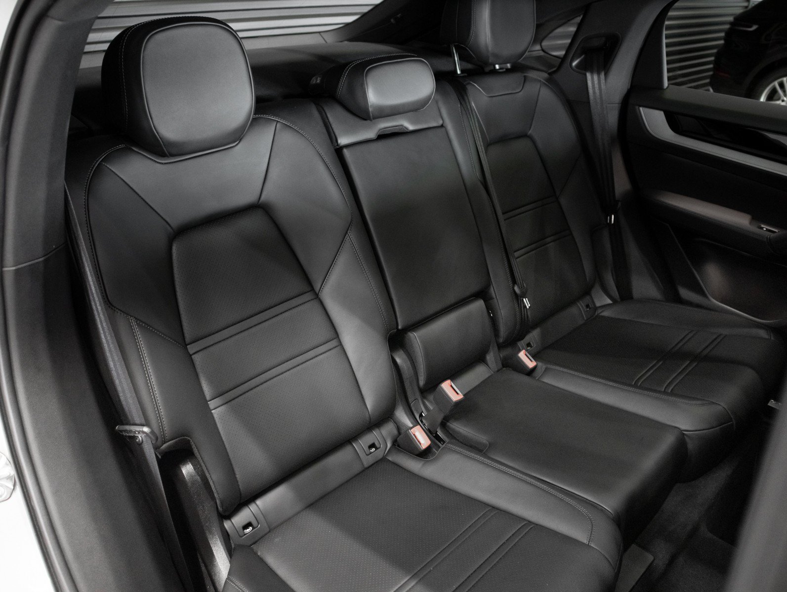 Certified 2026 Porsche Cayenne Coupe AWD/4WD image 6