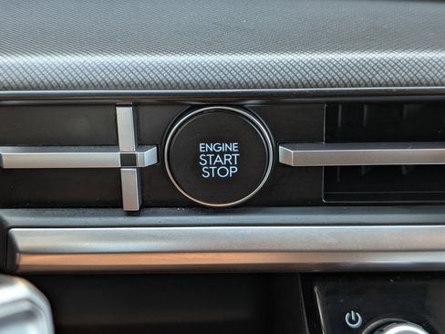 Used 2024 Hyundai Santa Fe SE image 32