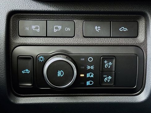 Used 2024 Ford F350 Platinum w/ FX4 Off-Road Package image 8