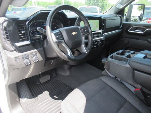Used 2024 Chevrolet Silverado 3500 LT w/ Convenience Package AWD/4WD image 18