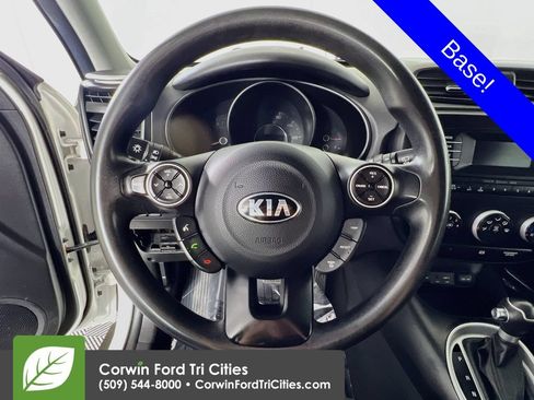 Used 2015 Kia Soul FWD image 8