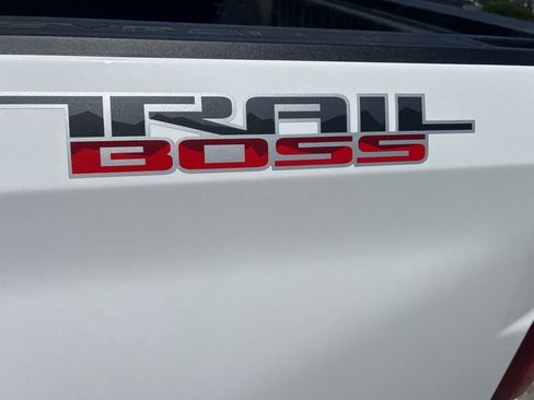Certified 2022 Chevrolet Silverado 1500 LT Trail Boss w/ Convenience Package II AWD/4WD image 5