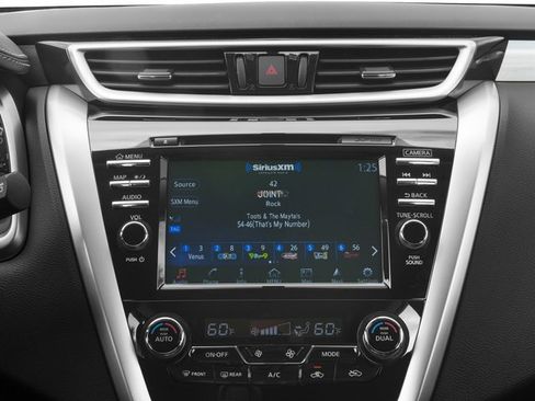 Used 2016 Nissan Murano S image 9