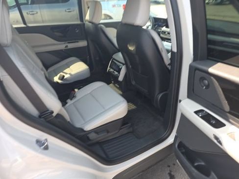 Used 2025 Lincoln Aviator AWD w/ Equipment Group 101A image 16