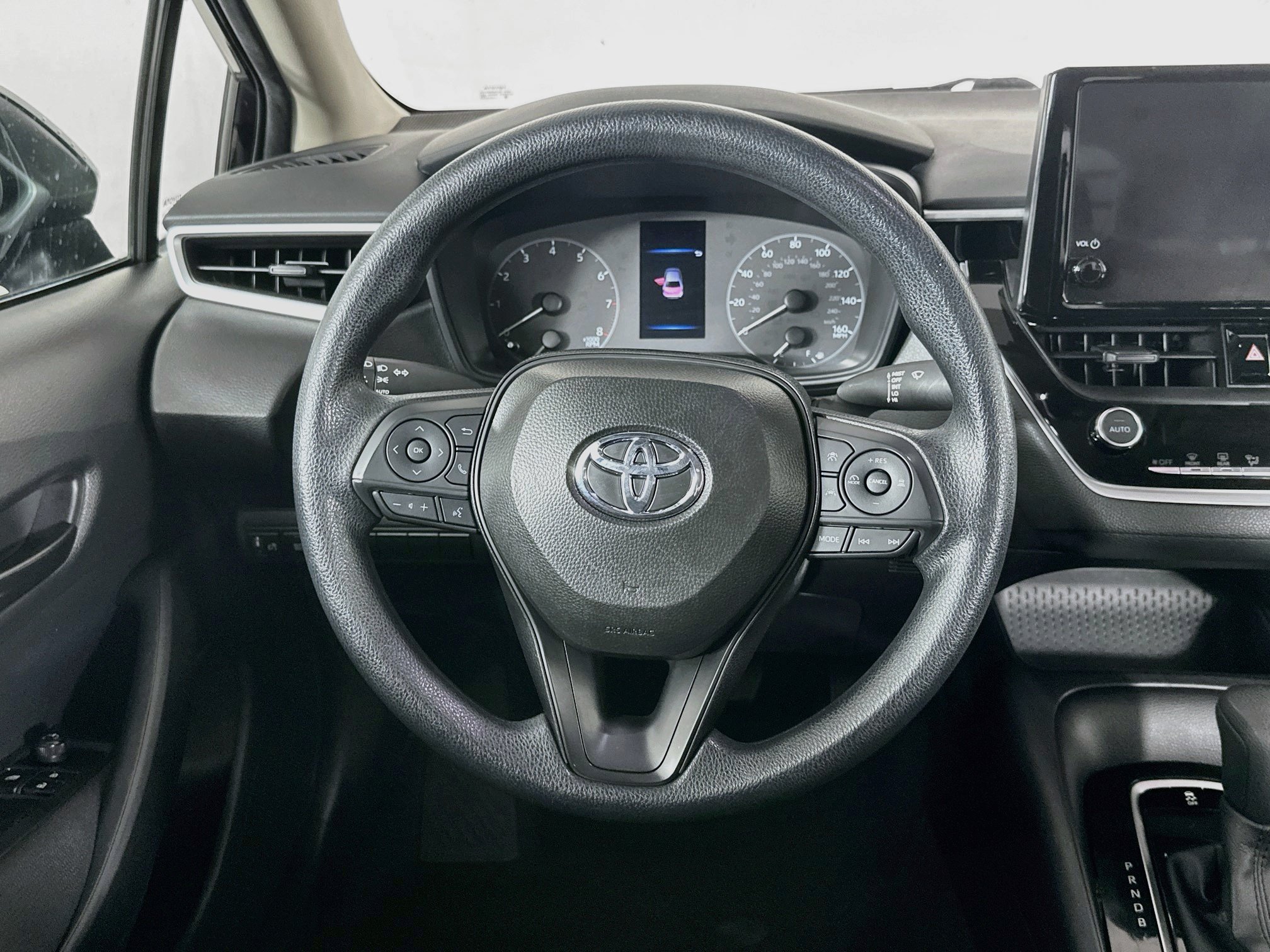 Used 2025 Toyota Corolla LE FWD image 17