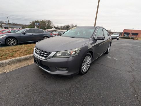 Used 2013 Honda Accord EX image 3