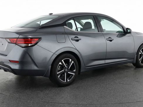 Used 2025 Nissan Sentra SV FWD image 9