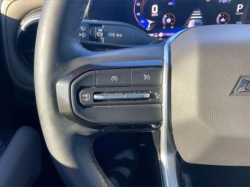 Used 2024 Chevrolet Colorado ZR2 w/ ZR2 Convenience Package III image 18