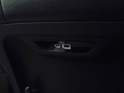 Certified 2023 Chrysler Pacifica Limited FWD image 29