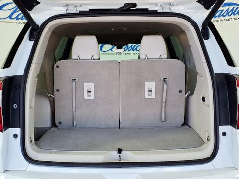 Used 2021 GMC Acadia Denali w/ Denali Technology Package image 10