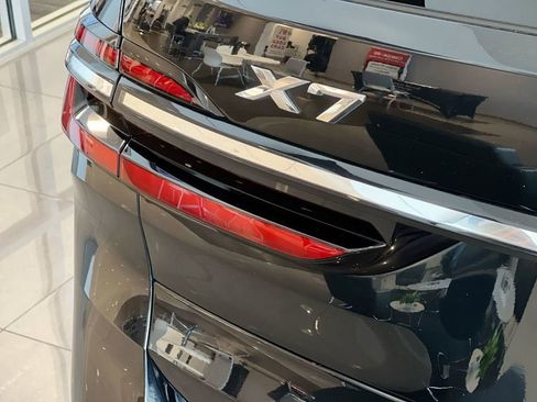 Used 2024 BMW X7 xDrive40i image 5