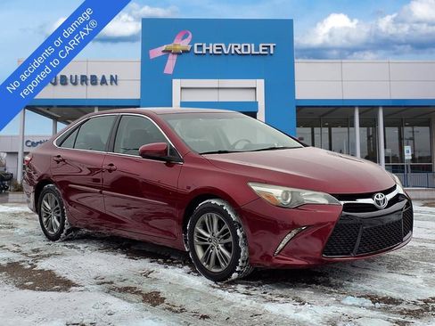 Used 2015 Toyota Camry image 3