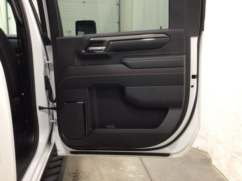 Used 2024 GMC Sierra 2500 AT4 w/ AT4 Premium Plus Package image 29