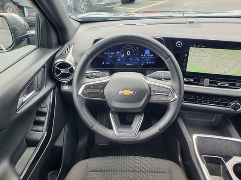 Certified 2025 Chevrolet Equinox LT FWD image 16
