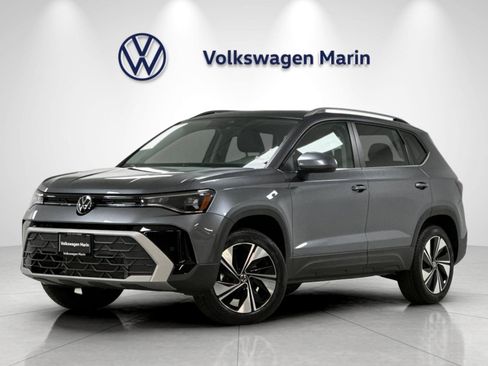 New 2026 Volkswagen Taos SE AWD/4WD image 1