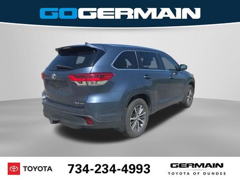 Used 2017 Toyota Highlander XLE w/ Carpet Mat Package AWD/4WD image 7